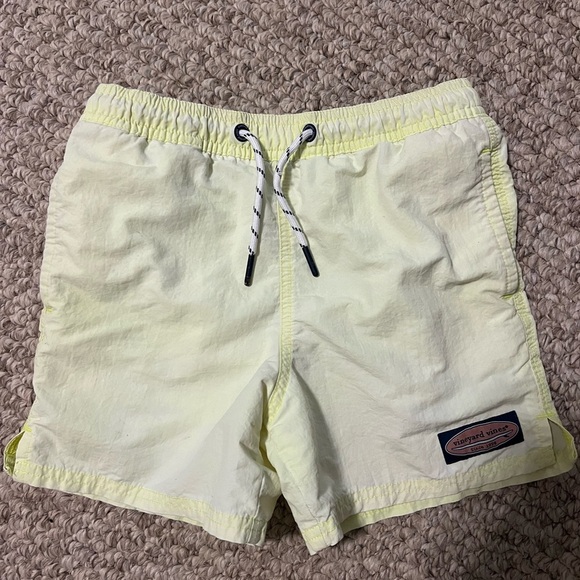 Vineyard Vines boys swim trunks size 7 - Picture 1 of 3